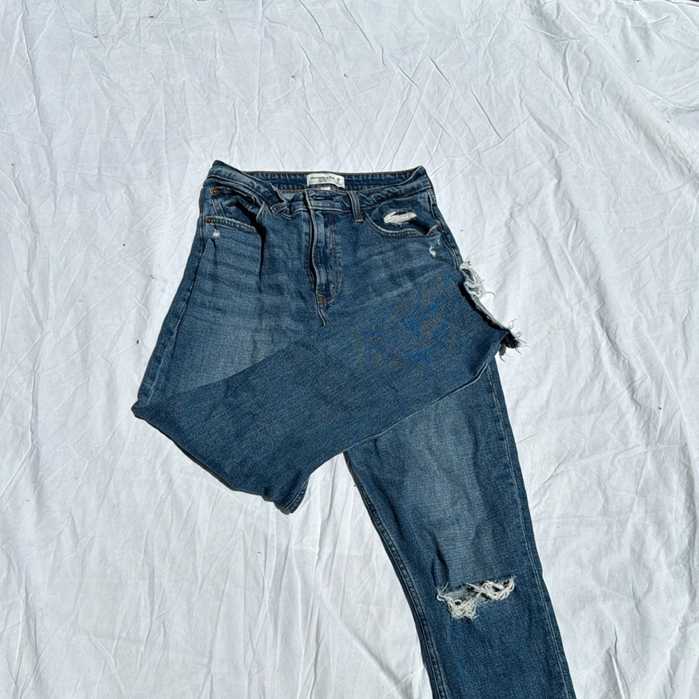 AF curve love mom jeans